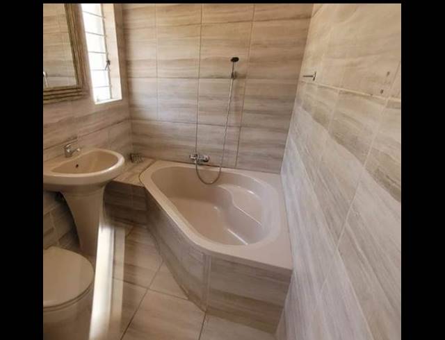 3 BEDROOM HOUSE FOR SALE IN FREEWAY PARK